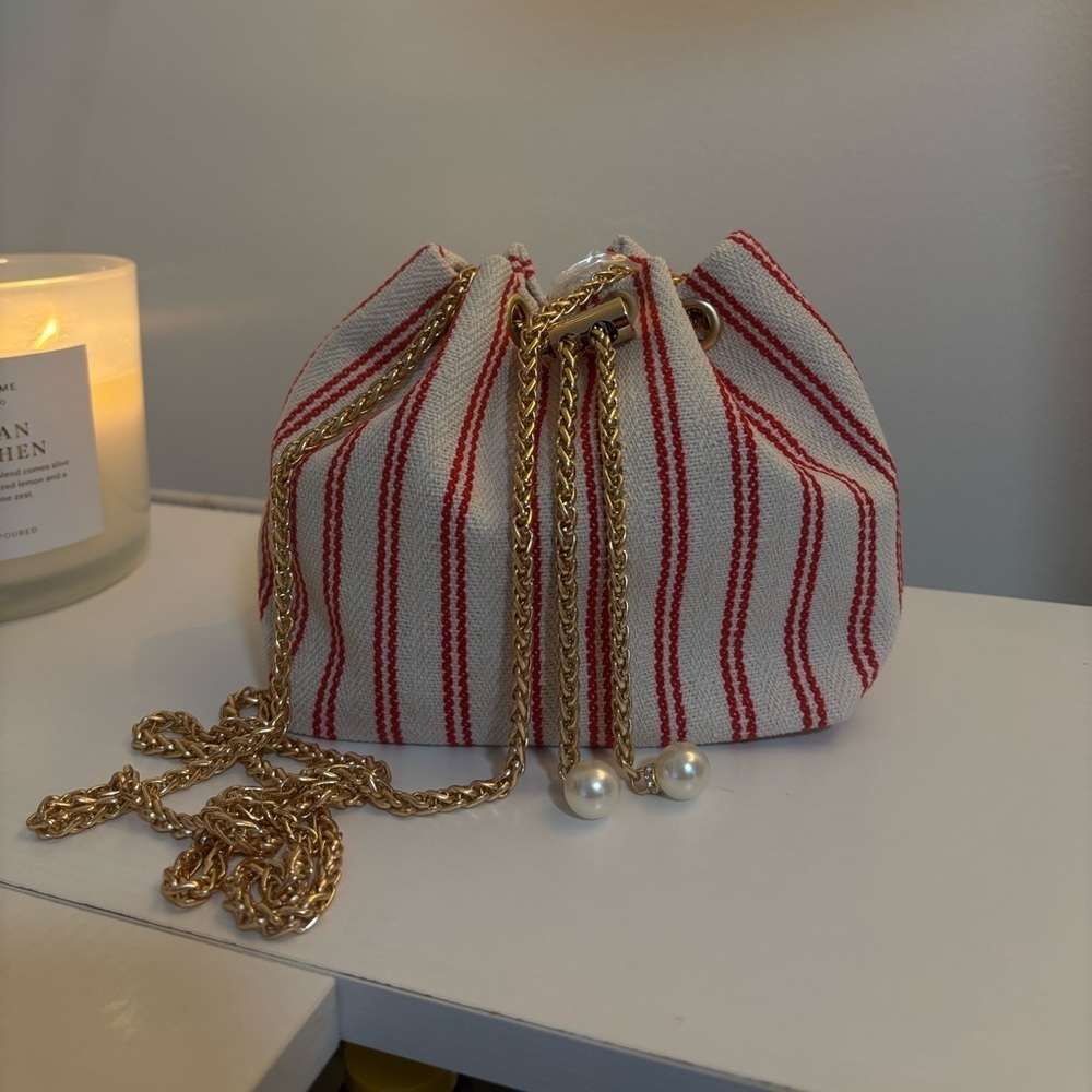 Striped Red and White Linen Bucket Bag - Picture 2 of 7